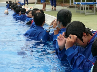 ジャージ 着衣水泳